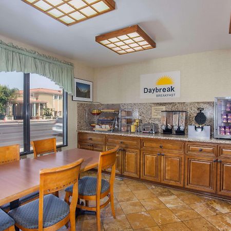 Days Inn By Wyndham Anaheim Near The Park Eksteriør bilde