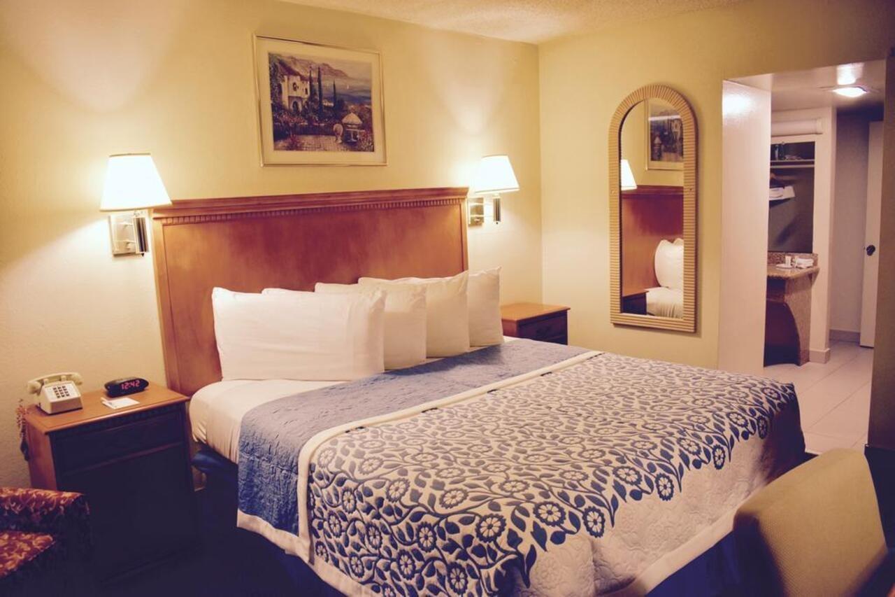 Days Inn By Wyndham Anaheim Near The Park Eksteriør bilde