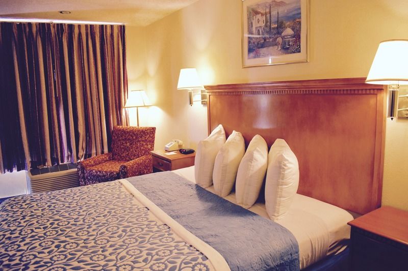 Days Inn By Wyndham Anaheim Near The Park Eksteriør bilde
