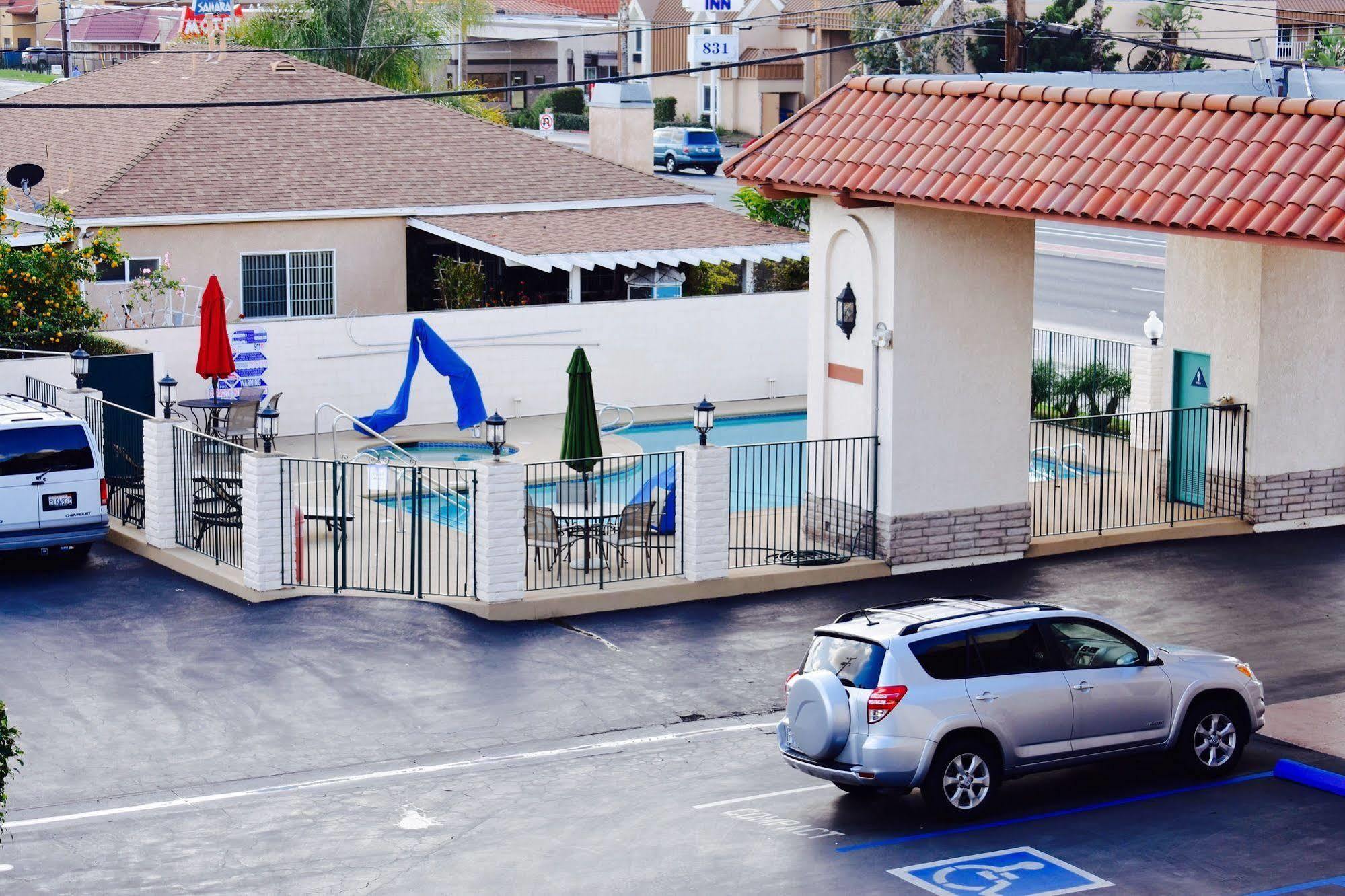 Days Inn By Wyndham Anaheim Near The Park Eksteriør bilde